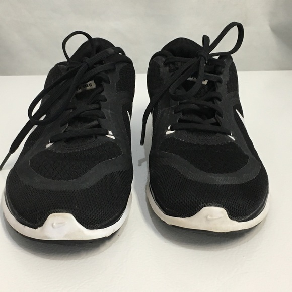 Nike Shoes - Size 6, Black Nike athletic shoes, VGUC